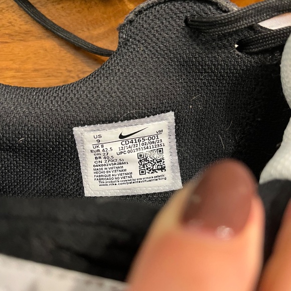 Nike Air Men’s Sneakers – Size 9 (New, Never Worn) - Picture 3 of 3